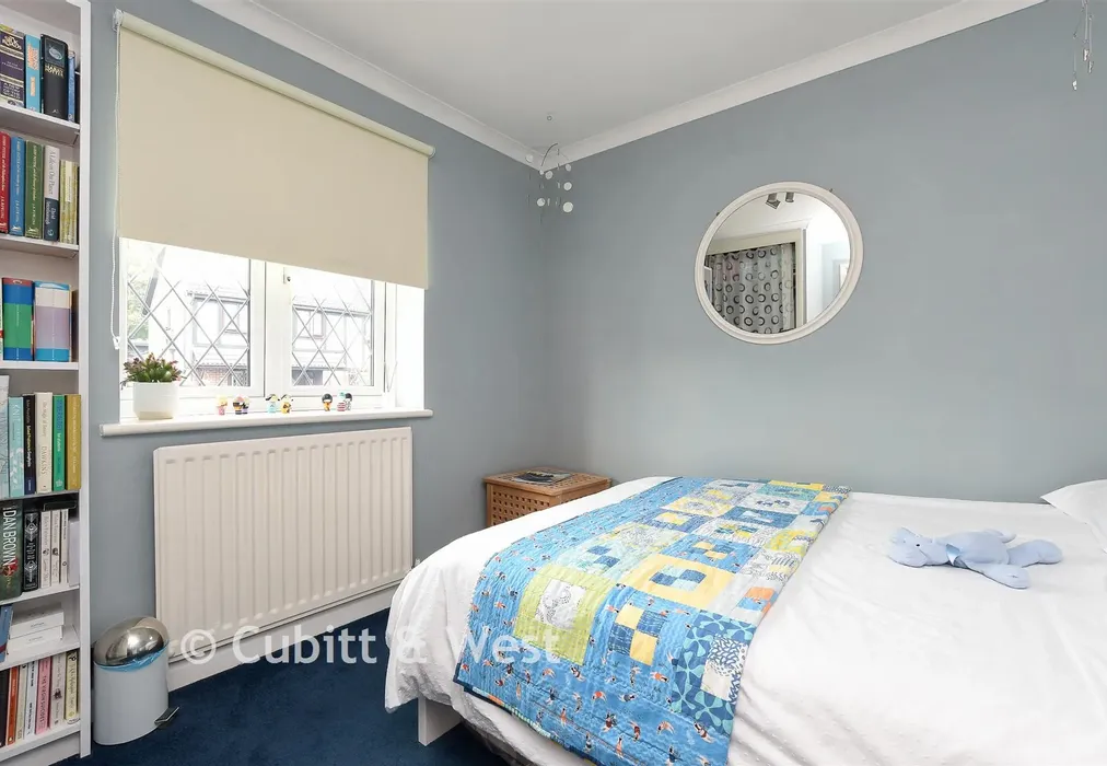Bedroom 2 - Oak End, Beare Green, Surrey - Wards of Kent