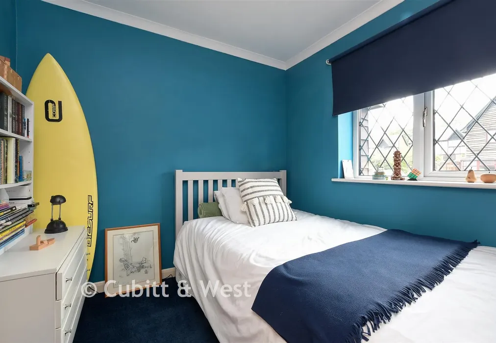 Bedroom 4 - Oak End, Beare Green, Surrey - Wards of Kent