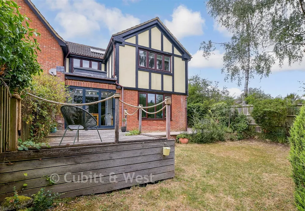 Rear Garden - Oak End, Beare Green, Surrey - Wards of Kent