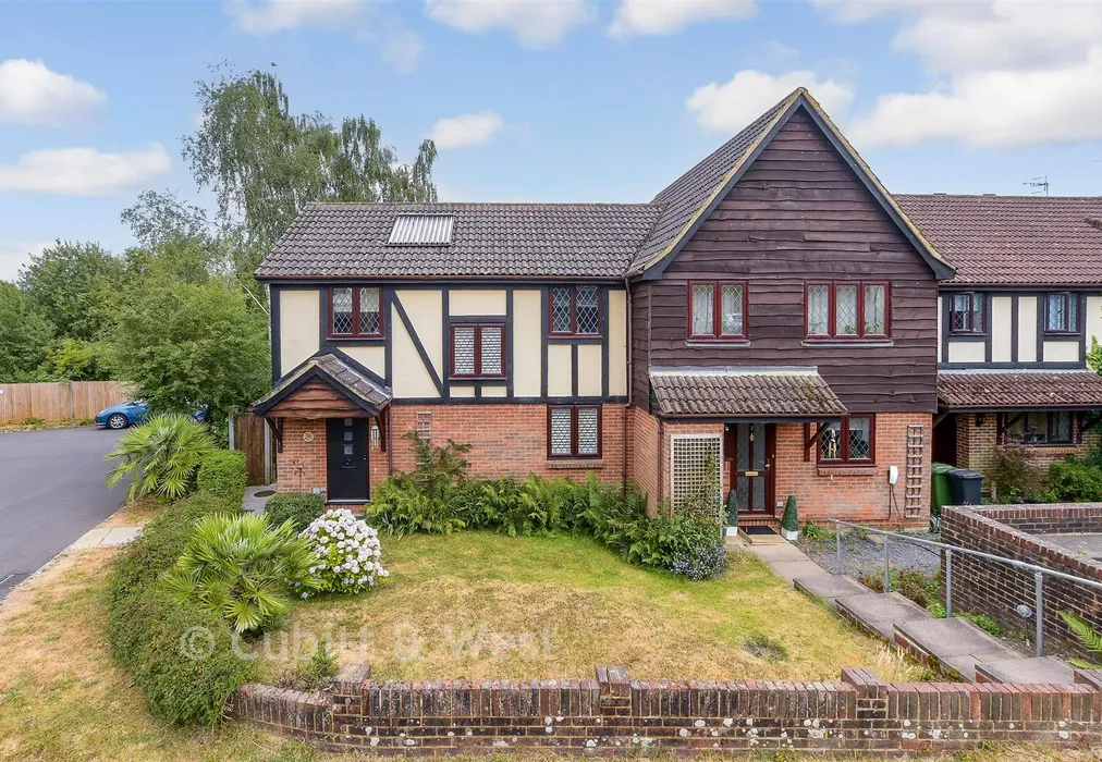 External (Web) - Oak End, Beare Green, Surrey - Wards of Kent