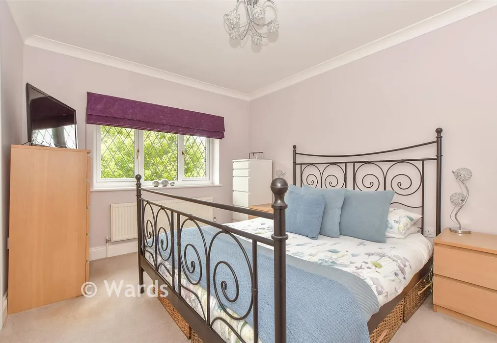 Bedroom 1 - Brisley Court, Kingsnorth, Kent - Wards of Kent