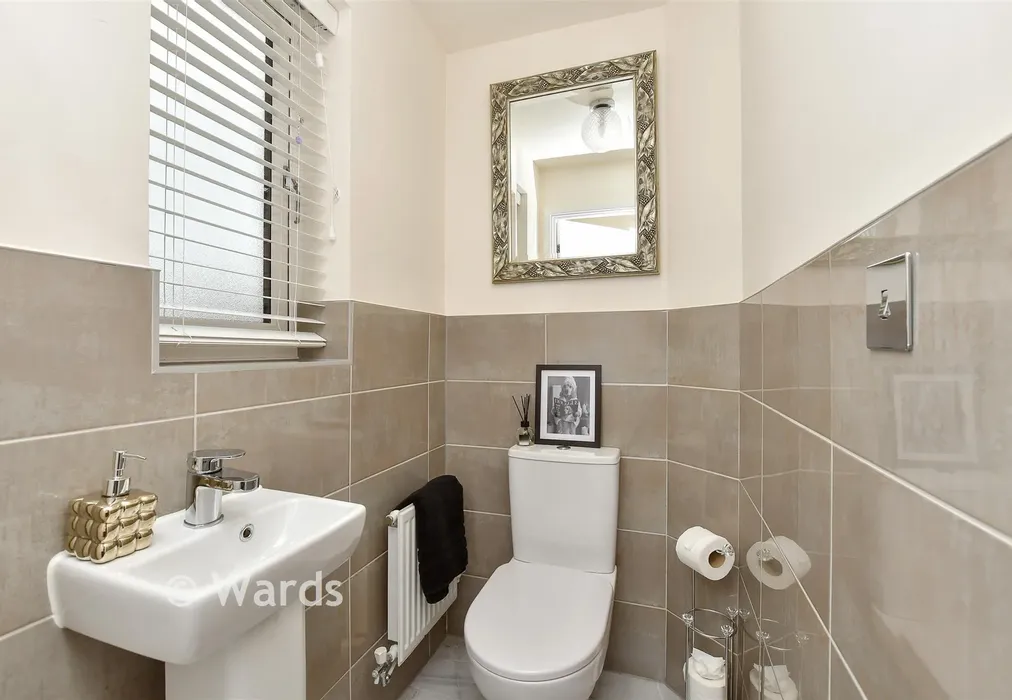 Cloakroom - Belgrave Avenue, Minster-On-Sea, Kent - Wards of Kent