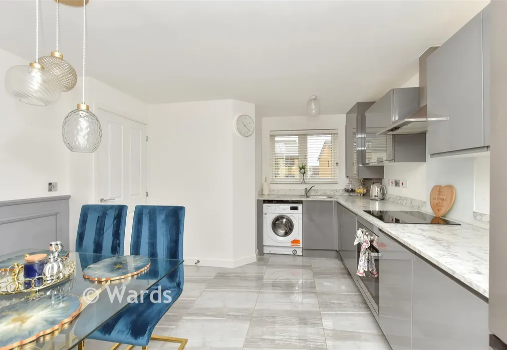 Kitchen/Diner - Belgrave Avenue, Minster-On-Sea, Kent - Wards of Kent