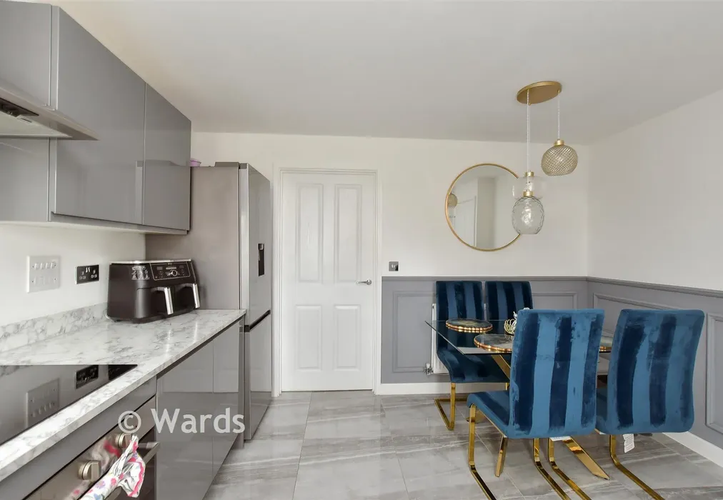 Kitchen/Diner - Belgrave Avenue, Minster-On-Sea, Kent - Wards of Kent