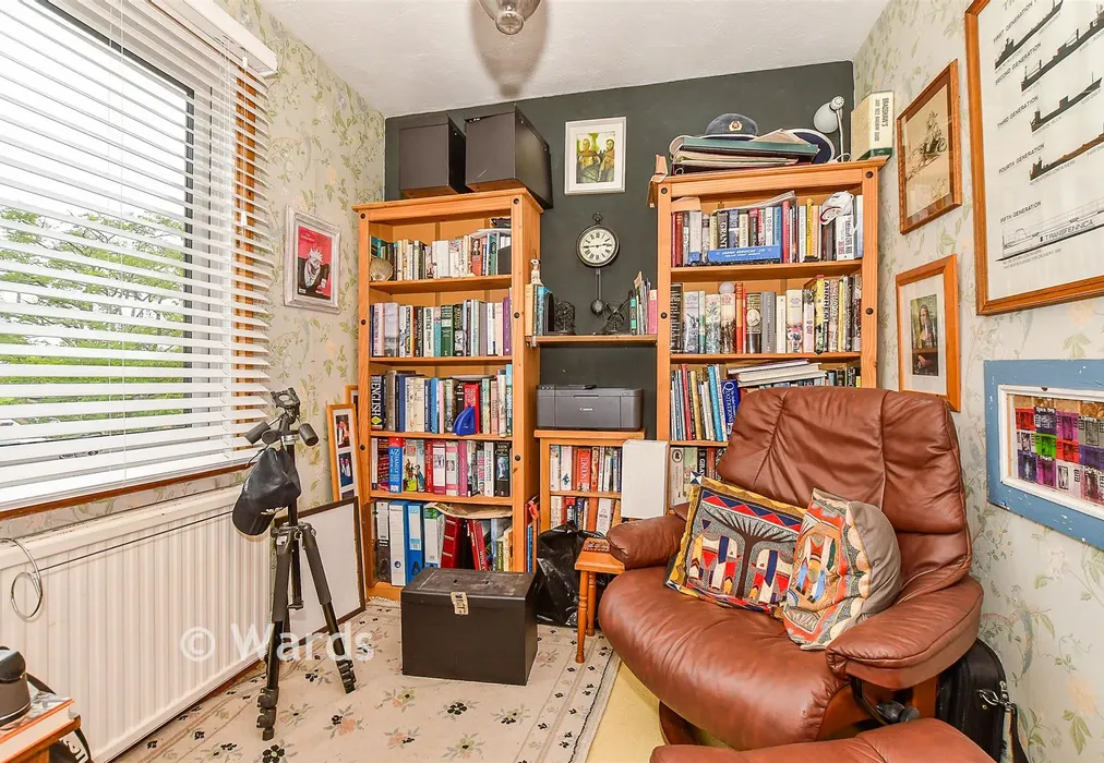 Bedroom 3 - Eastwell Barn Mews, Tenterden, Kent - Wards of Kent