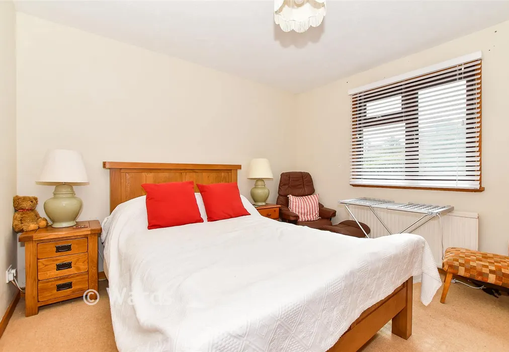 Bedroom 2 - Eastwell Barn Mews, Tenterden, Kent - Wards of Kent