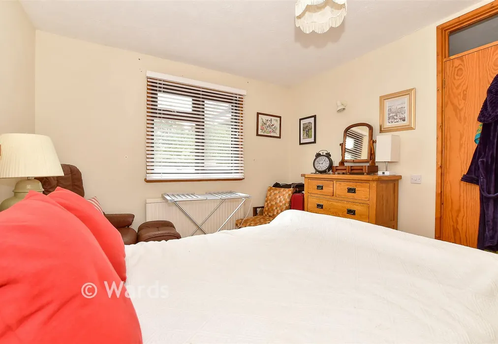 Bedroom 2 - Eastwell Barn Mews, Tenterden, Kent - Wards of Kent