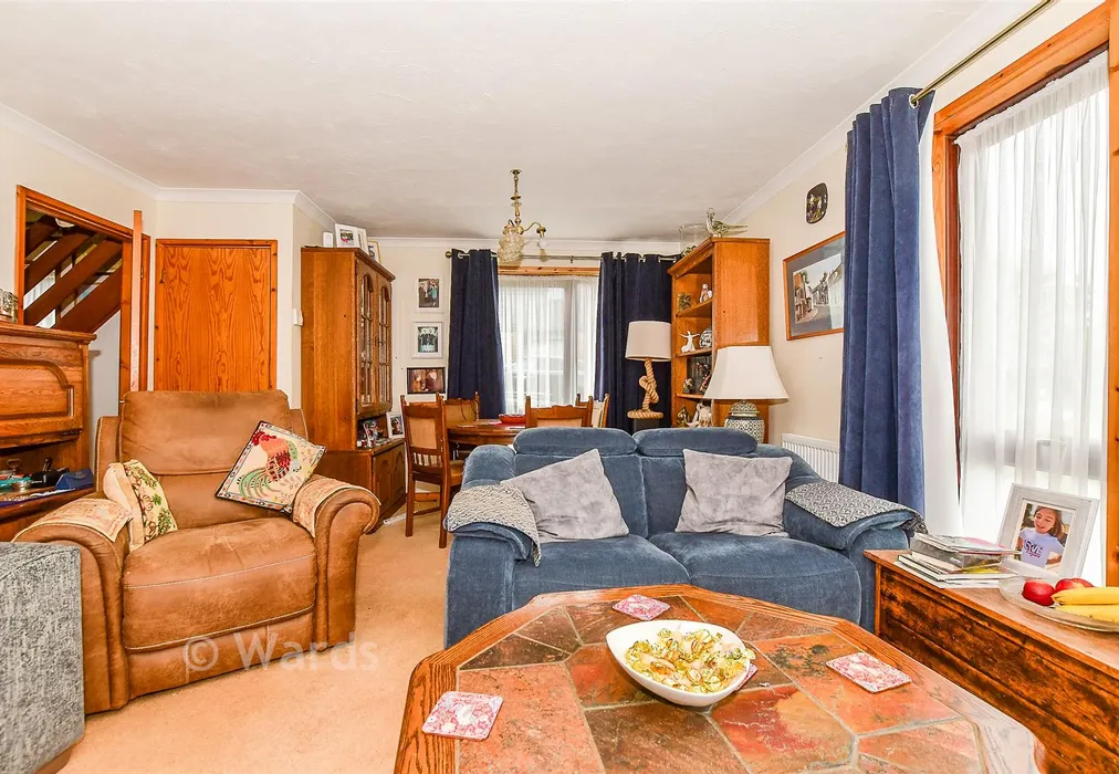 Living Room - Eastwell Barn Mews, Tenterden, Kent - Wards of Kent