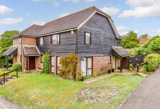 Eastwell Barn Mews, Tenterden, Kent - Wards of Kent