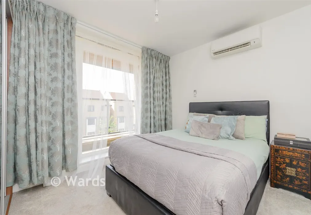 Bedroom 1 - Embleton Lane, Castle Hill, Kent - Wards of Kent