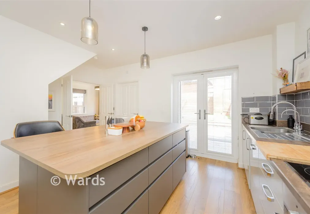Kitchen - Embleton Lane, Castle Hill, Kent - Wards of Kent