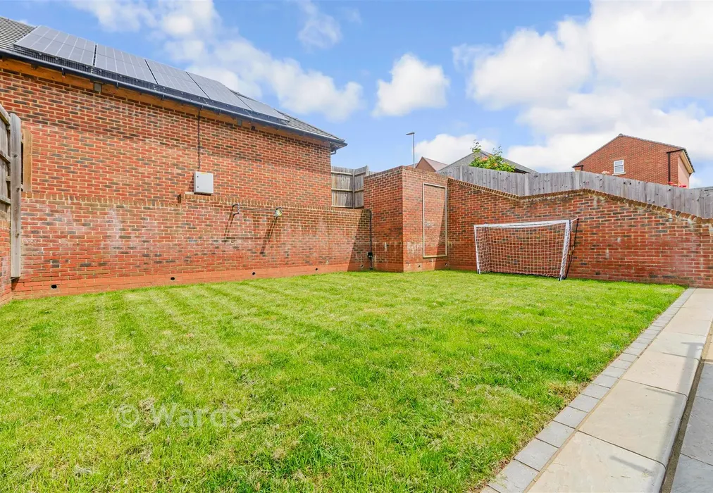 Rear Garden - Embleton Lane, Castle Hill, Kent - Wards of Kent