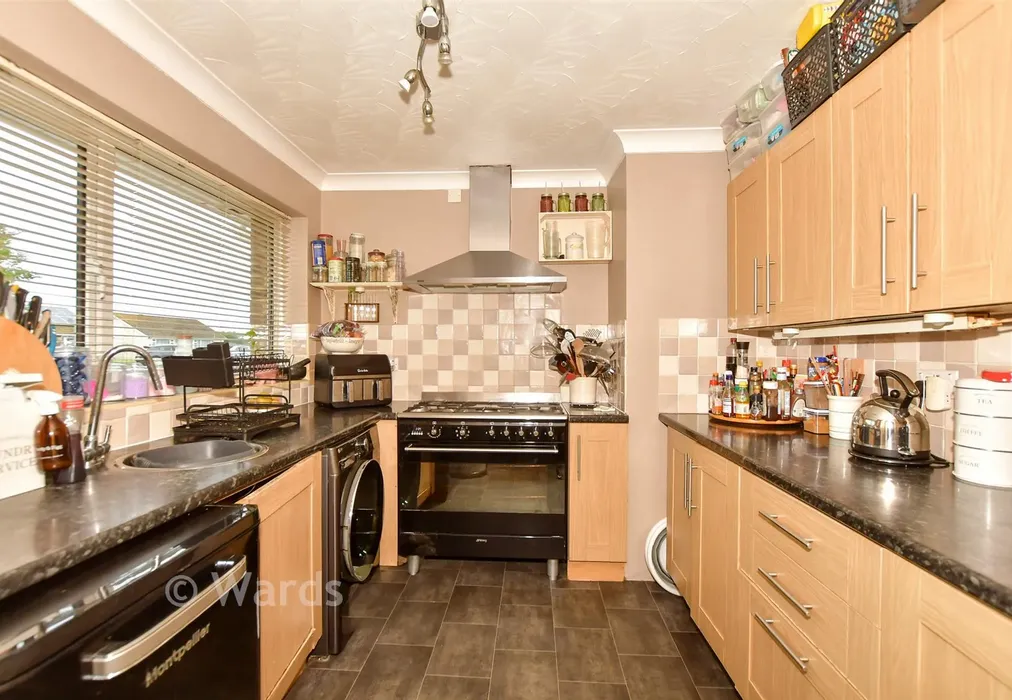 Kitchen - Crimond Avenue, Dymchurch, Romney Marsh, Kent - Wards of Kent