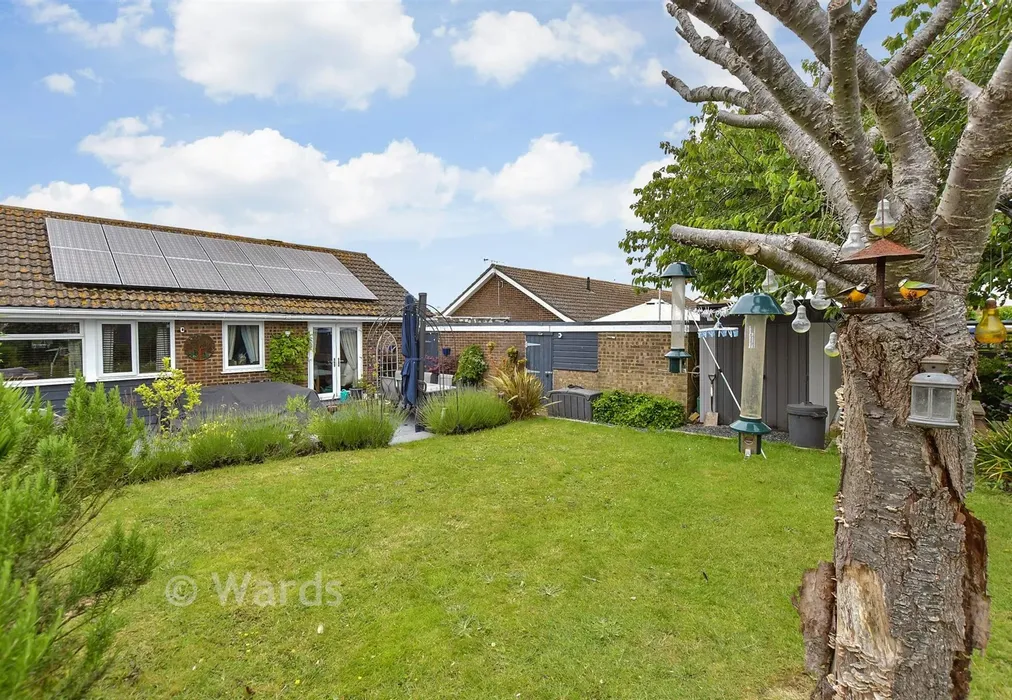 Rear Garden - Crimond Avenue, Dymchurch, Romney Marsh, Kent - Wards of Kent