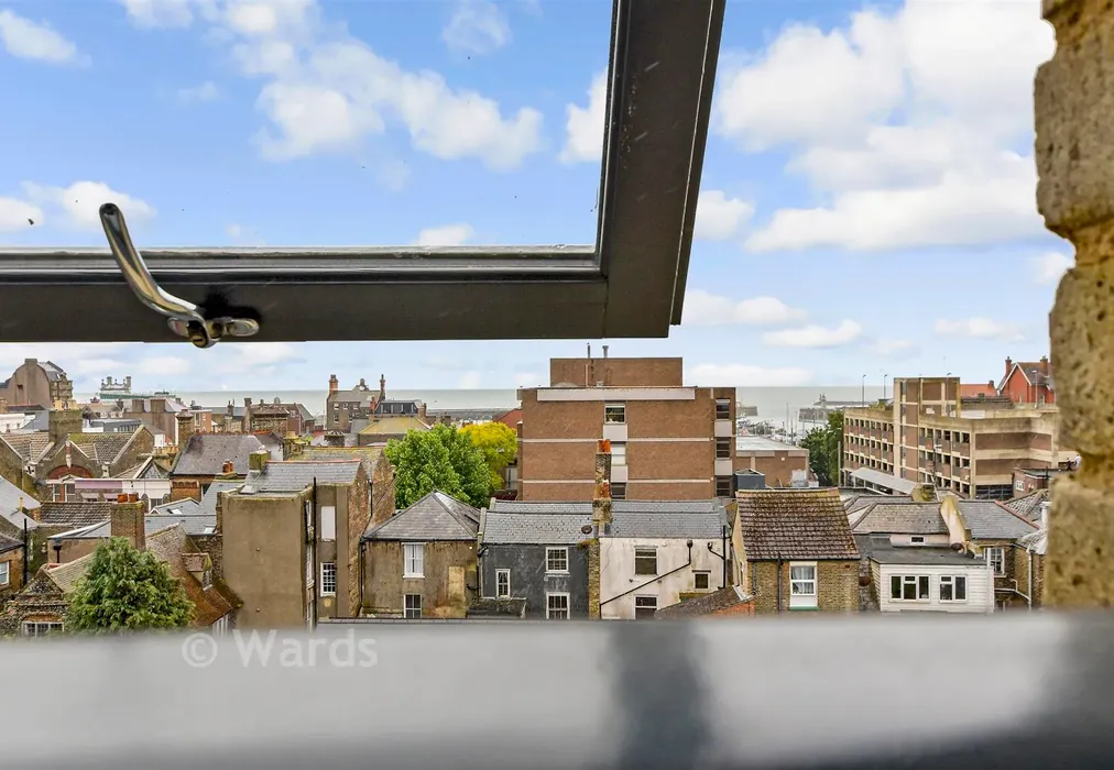 Views To Front - Queensbridge Drive, Ramsgate, Kent - Wards of Kent