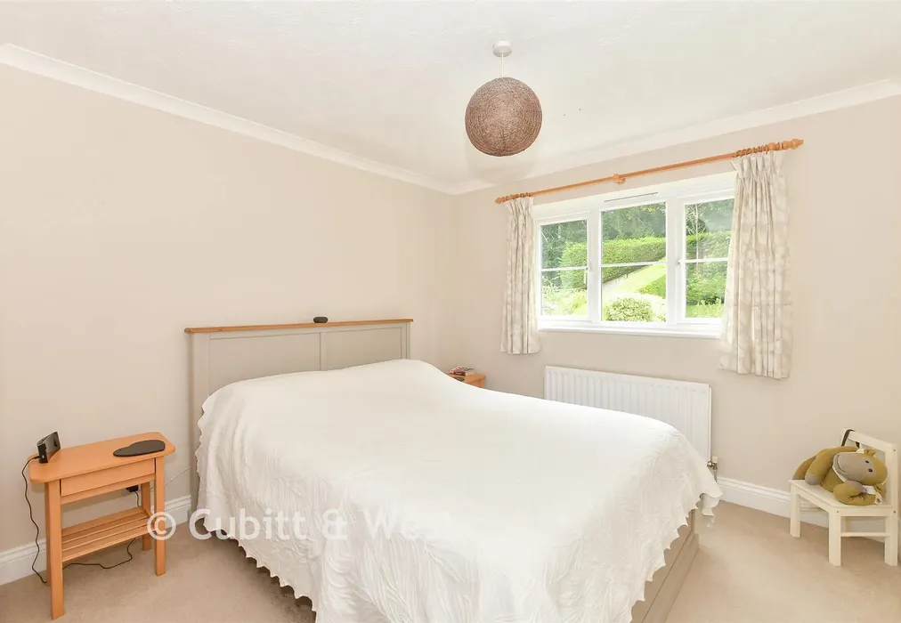 Bedroom 2 - Richmond Way, East Grinstead, West Sussex - Wards of Kent