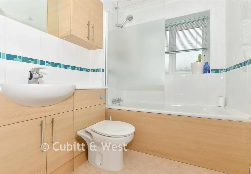 Bathroom - Richmond Way, East Grinstead, West Sussex - Wards of Kent
