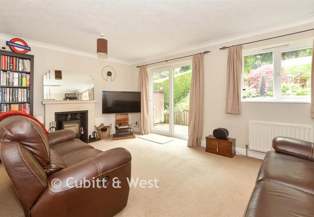 Lounge - Richmond Way, East Grinstead, West Sussex - Wards of Kent