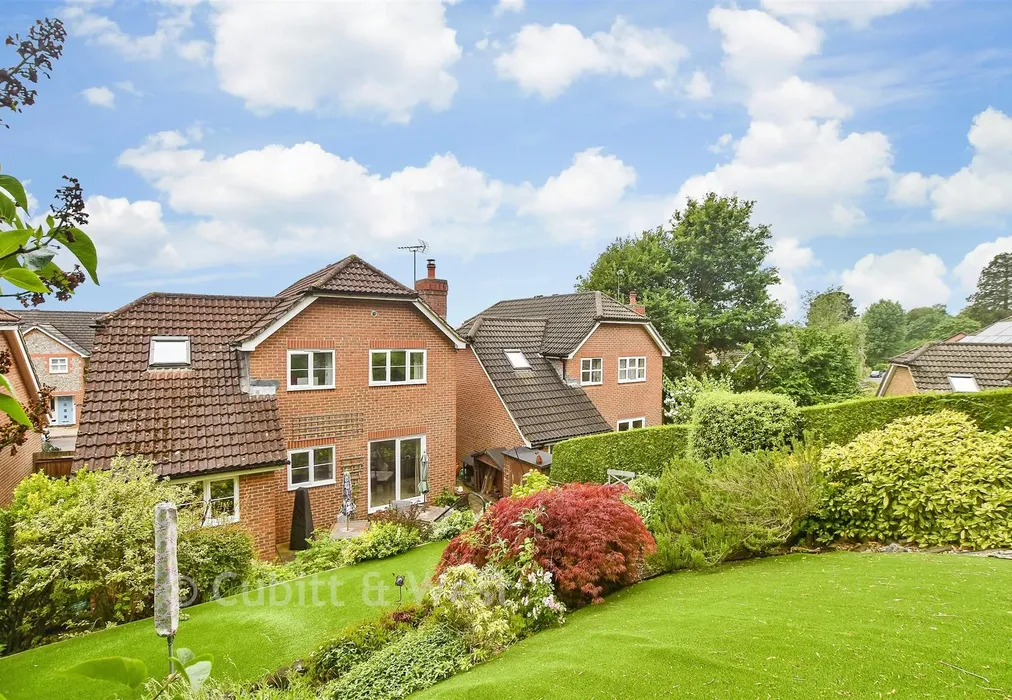 Rear Garden - Richmond Way, East Grinstead, West Sussex - Wards of Kent