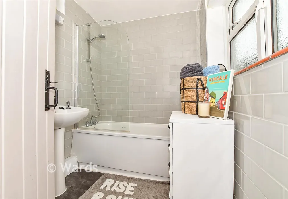 Bathroom - Frensham Road, Rolvenden Layne, Cranbrook, Kent - Wards of Kent