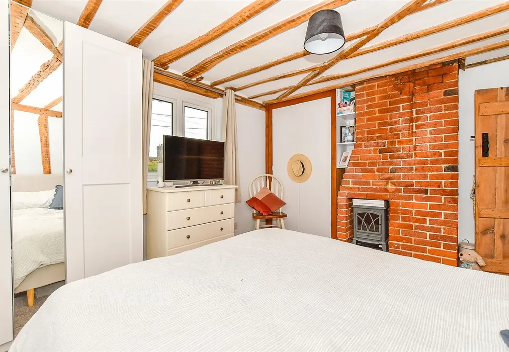 Bedroom 1 - Frensham Road, Rolvenden Layne, Cranbrook, Kent - Wards of Kent