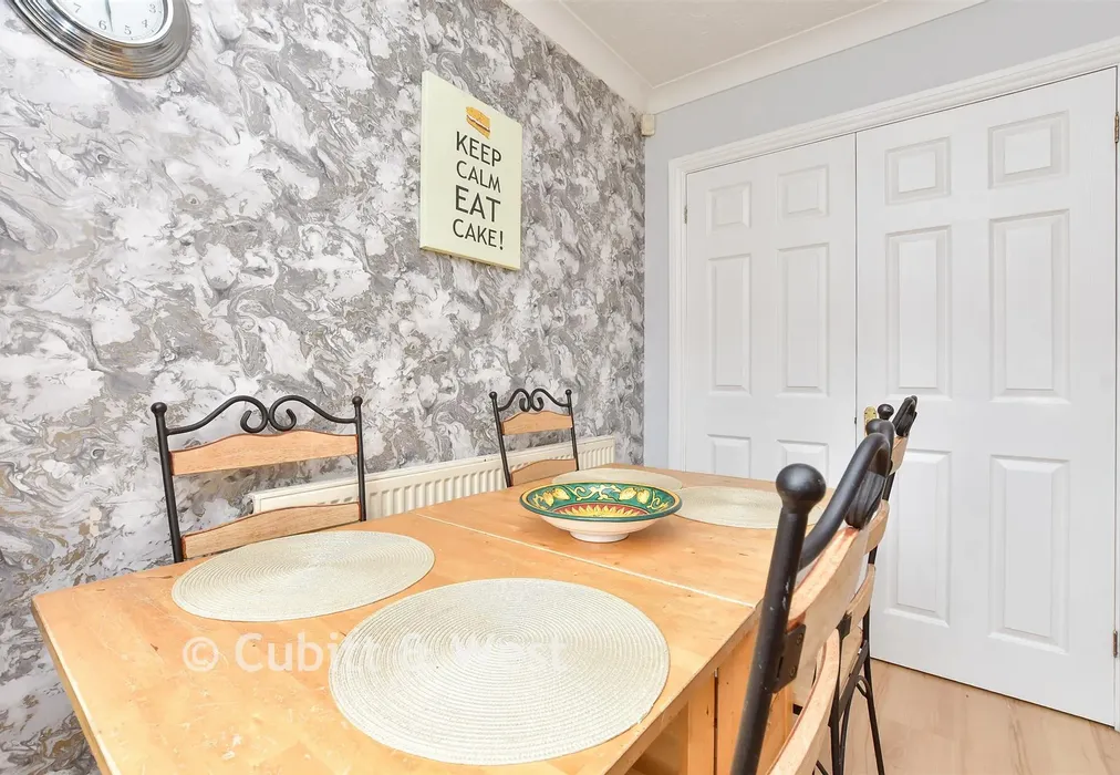 Kitchen - Leatherhead Road, Chessington, Surrey - Wards of Kent