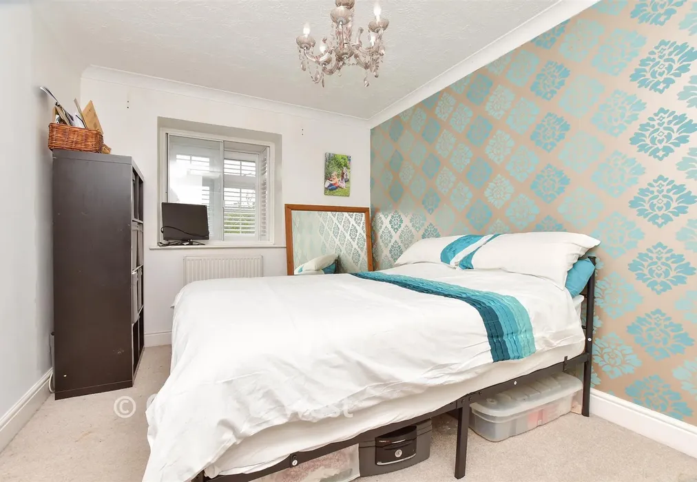 Bedroom 1 - Leatherhead Road, Chessington, Surrey - Wards of Kent