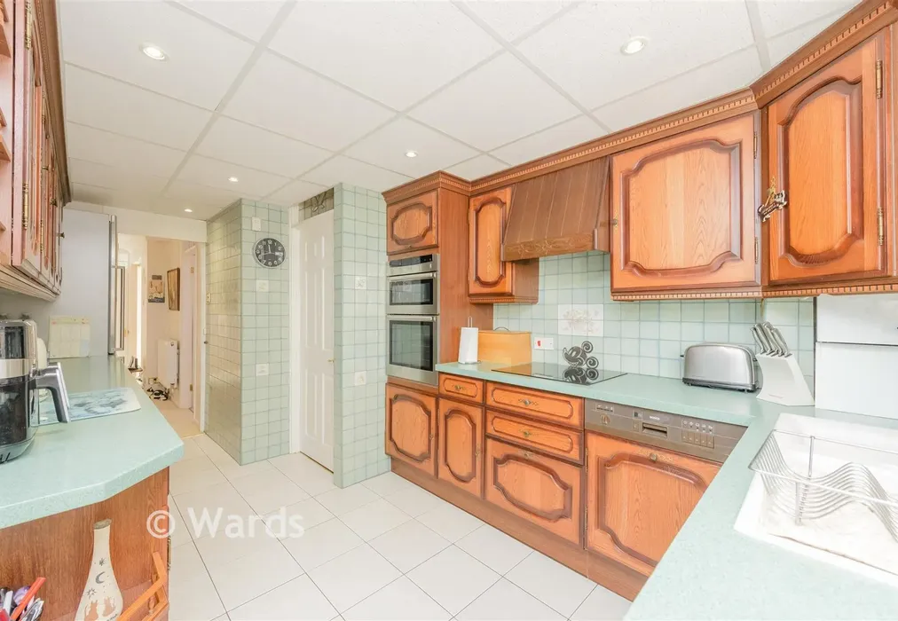 Kitchen - Millfield Road, West Kingsdown, Sevenoaks, Kent - Wards of Kent