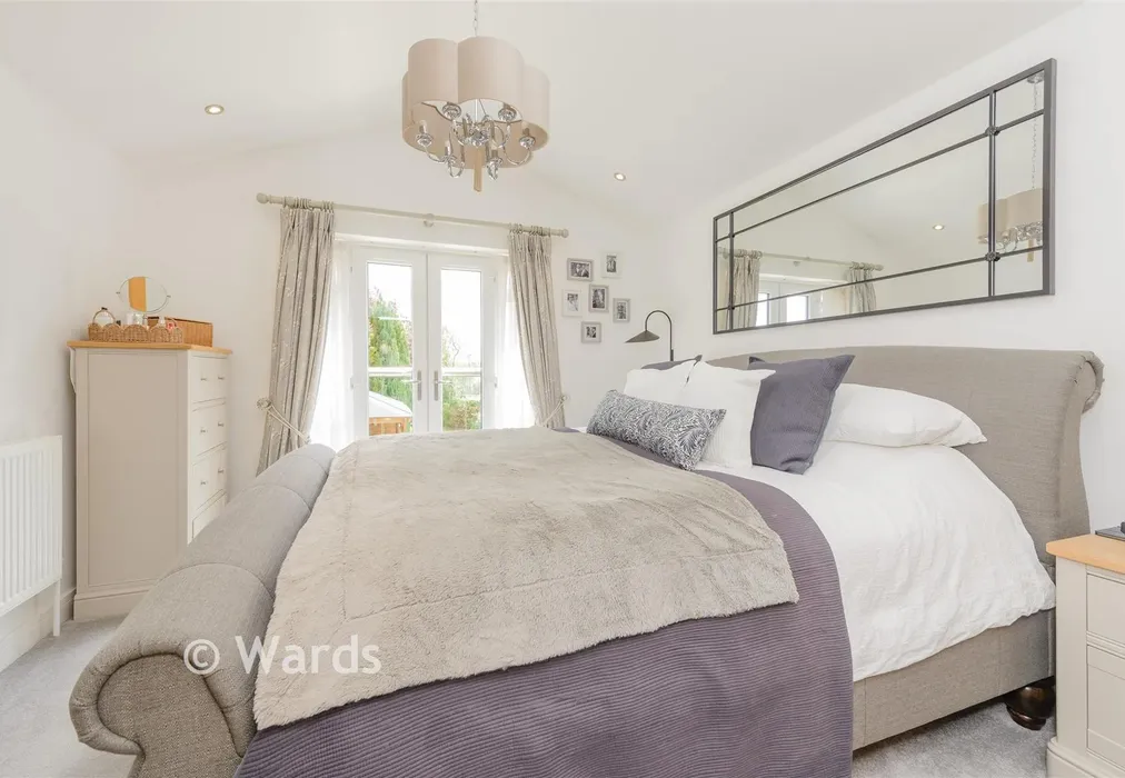 Bedroom 1 - Grenville Close, Meopham, Gravesend, Kent - Wards of Kent