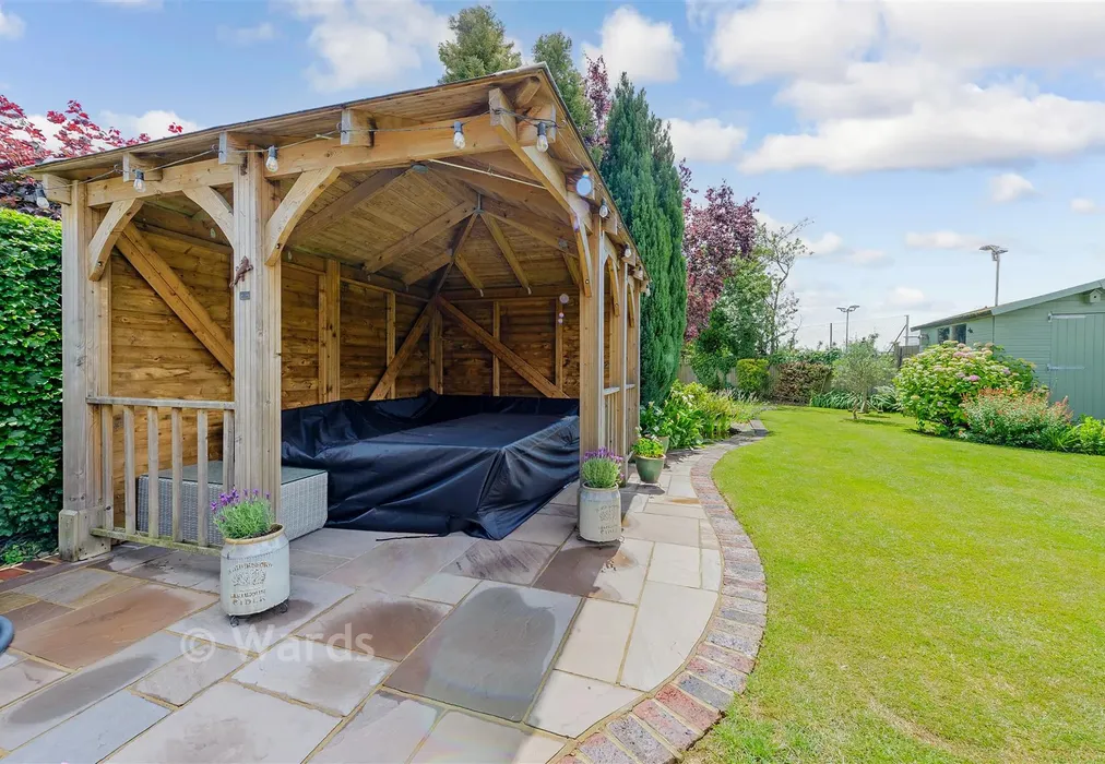 External Lifestyle - Grenville Close, Meopham, Gravesend, Kent - Wards of Kent
