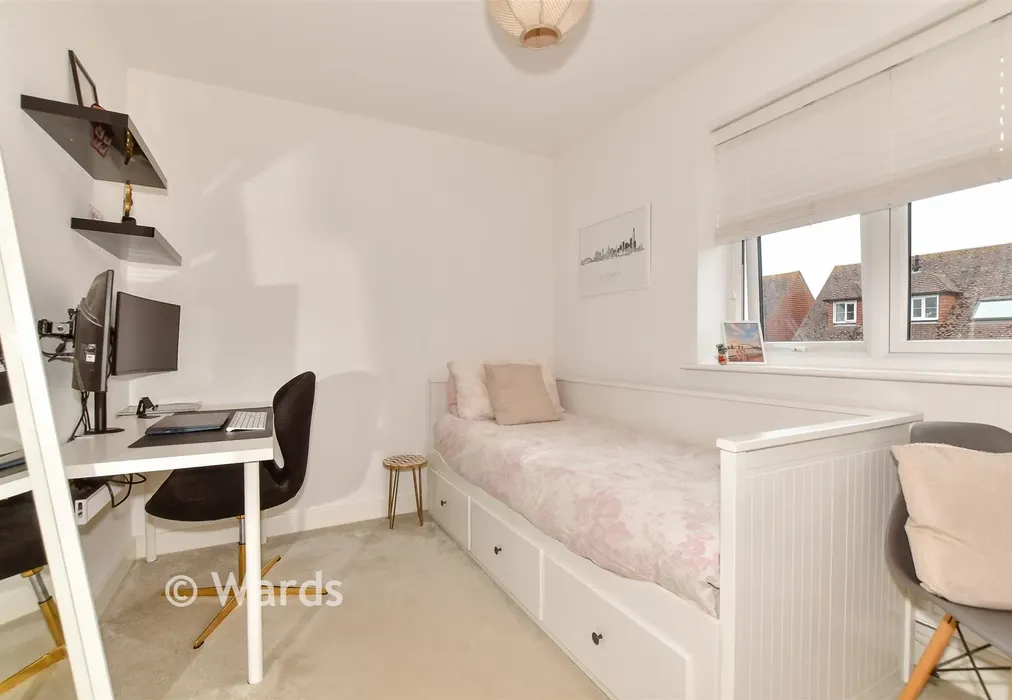 Bedroom 2 - Weaver Avenue, Faversham, Kent - Wards of Kent