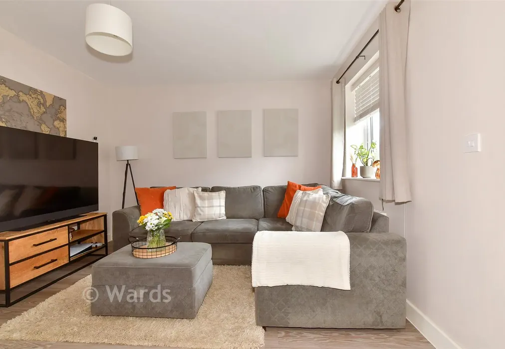 Lounge - Weaver Avenue, Faversham, Kent - Wards of Kent