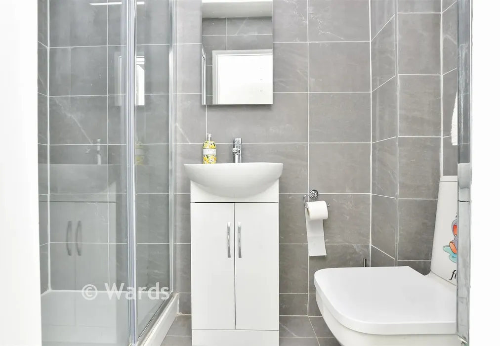 En-Suite Shower Room - Park Wood Close, Broadstairs, Kent - Wards of Kent