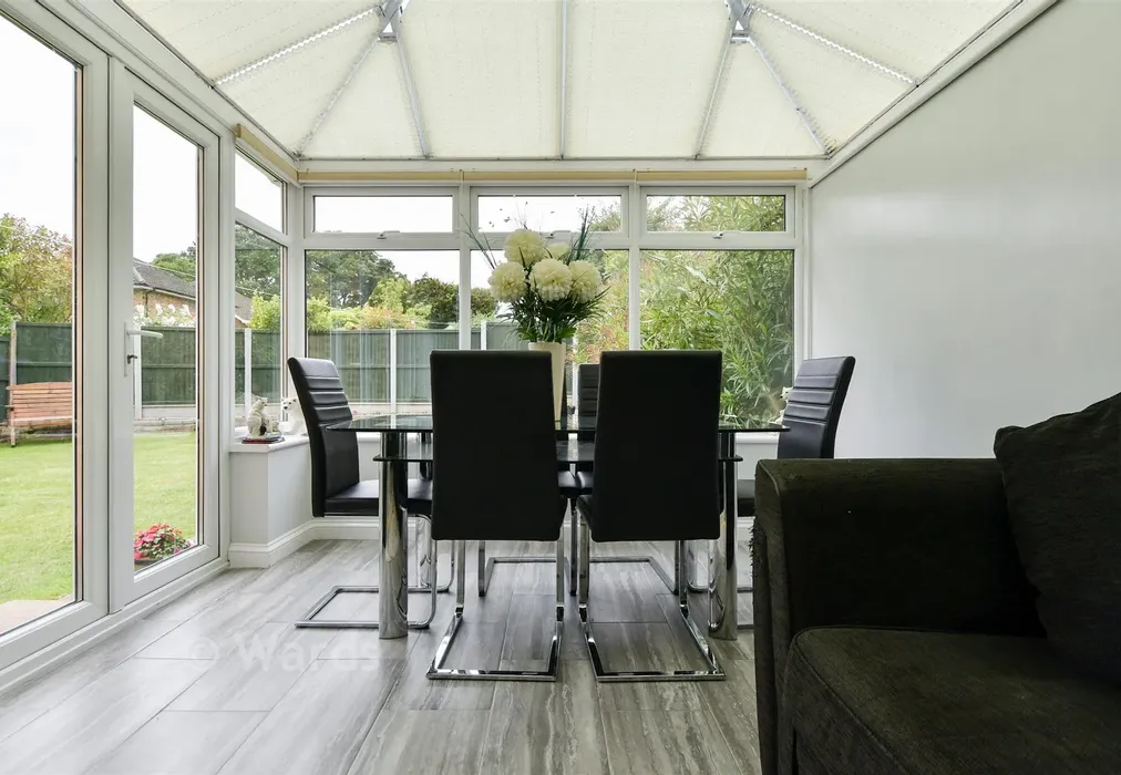 Conservatory - Park Wood Close, Broadstairs, Kent - Wards of Kent