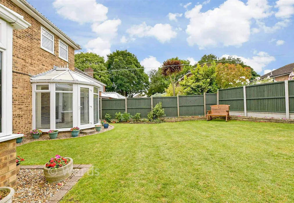 Rear Garden - Park Wood Close, Broadstairs, Kent - Wards of Kent
