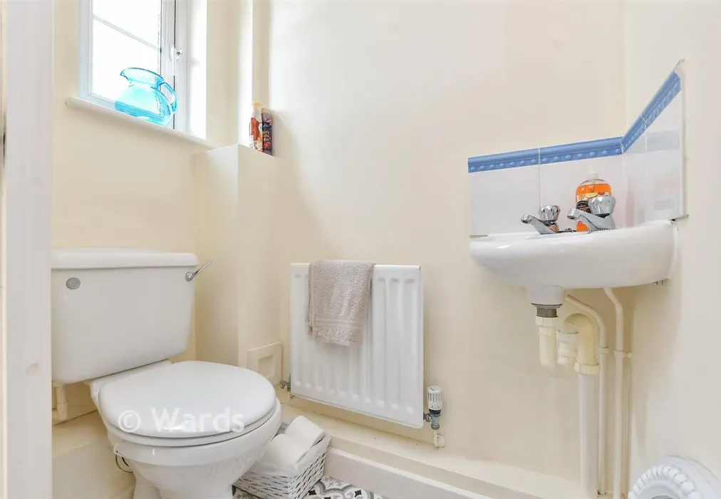 Cloakroom - Abbey Court, Westgate-On-Sea, Kent - Wards of Kent