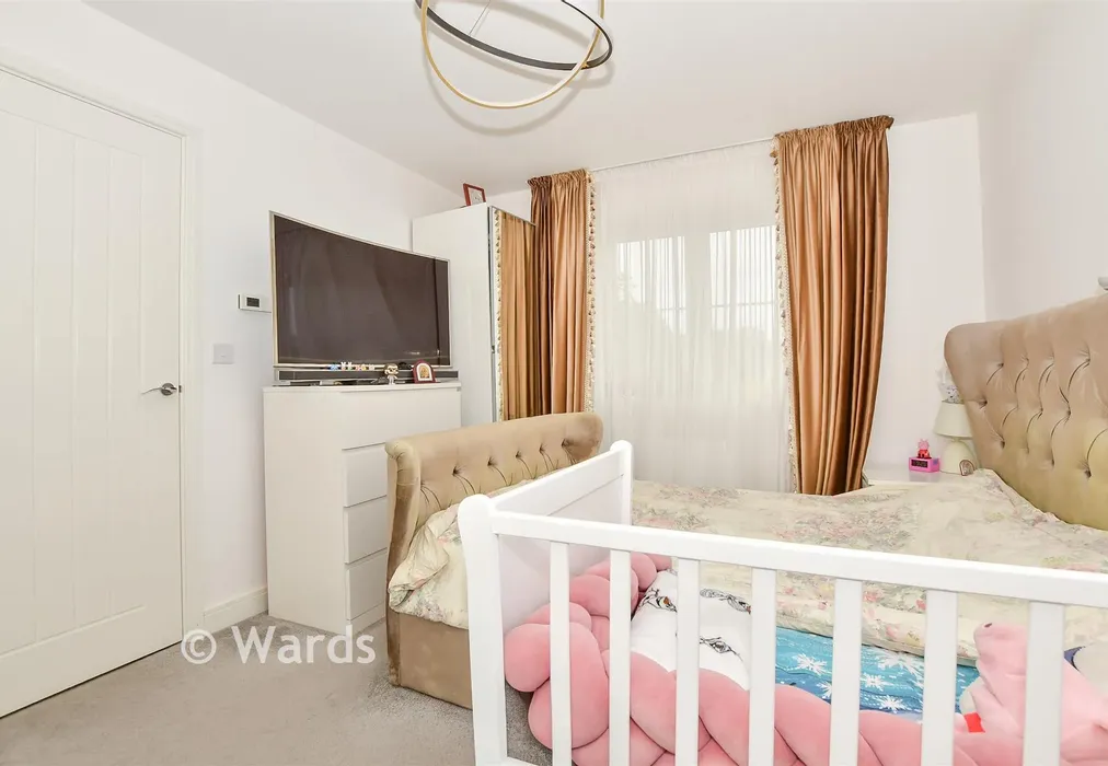 Bedroom 1 - Gilbert Way, Maidstone, Kent - Wards of Kent