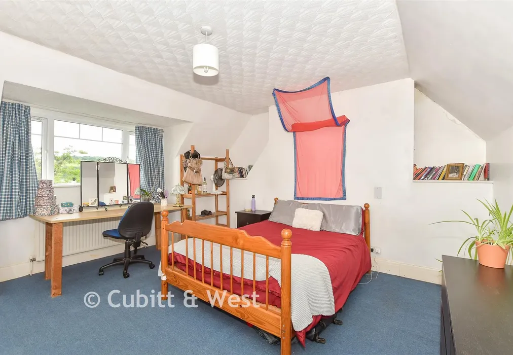 Bedroom 1 - Bevendean Crescent, Brighton, East Sussex - Wards of Kent