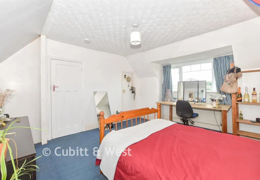 Bedroom 1 - Bevendean Crescent, Brighton, East Sussex - Wards of Kent