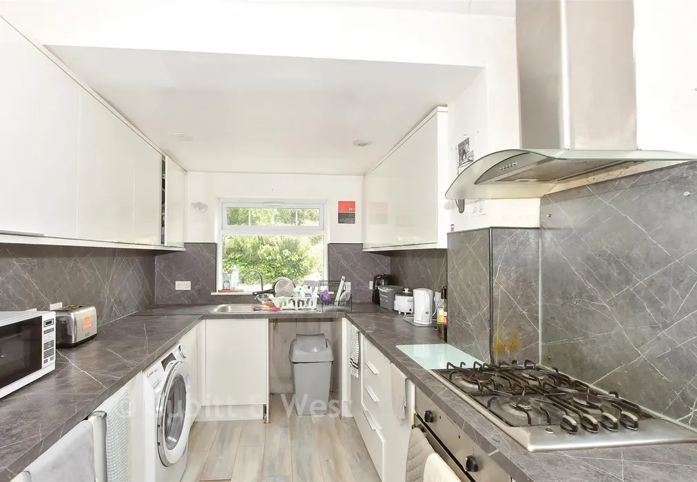 Kitchen - Bevendean Crescent, Brighton, East Sussex - Wards of Kent