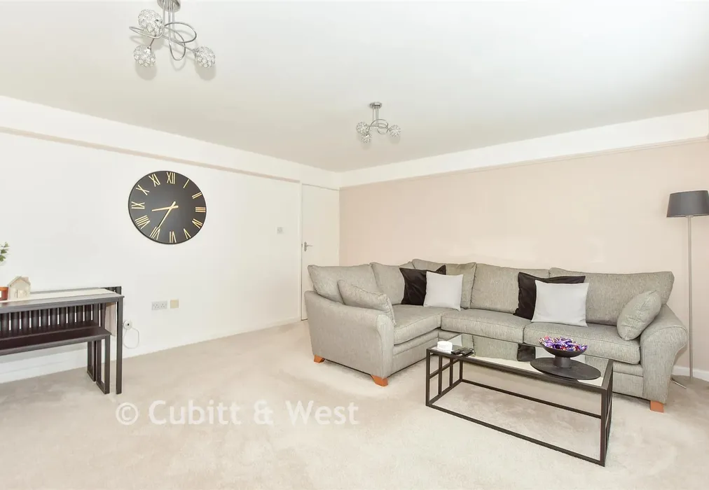 Lounge - London Road, Horndean, Waterlooville, Hampshire - Wards of Kent