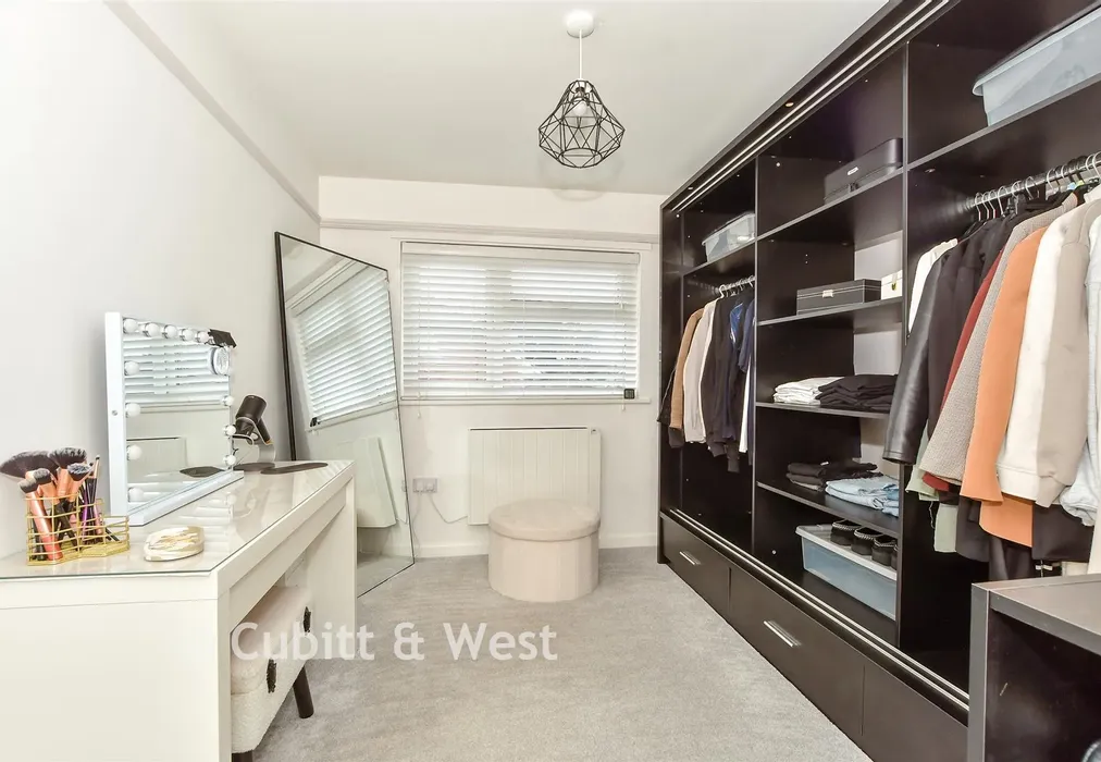 Bedroom 2 - London Road, Horndean, Waterlooville, Hampshire - Wards of Kent