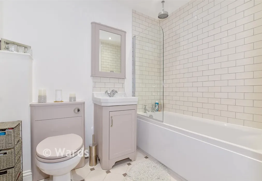 Bathroom - Wheel Mews, Westwell, Ashford, Kent - Wards of Kent