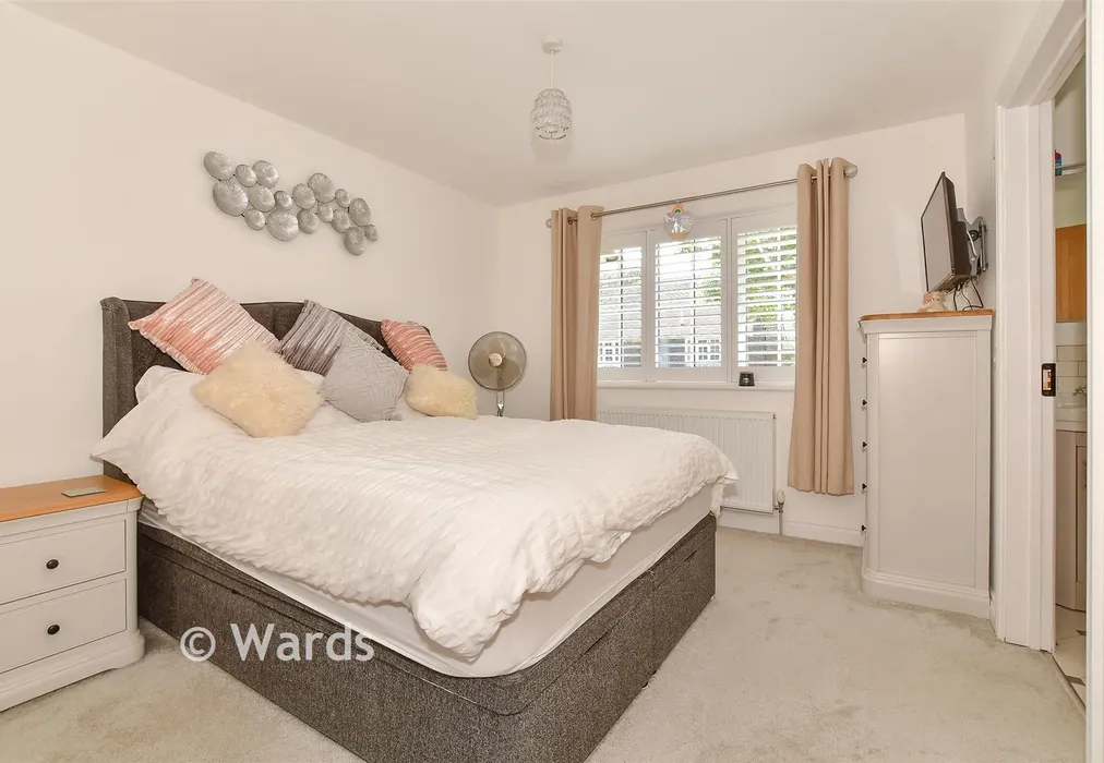 Bedroom 1 - Wheel Mews, Westwell, Ashford, Kent - Wards of Kent