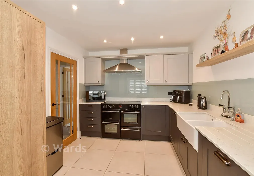 Kitchen/ Diner - Wheel Mews, Westwell, Ashford, Kent - Wards of Kent