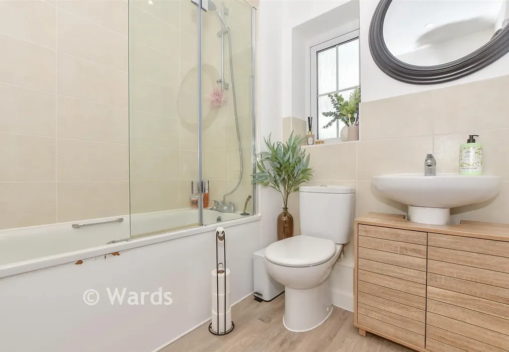 Bathroom - Smarden, Ashford, Kent - Wards of Kent