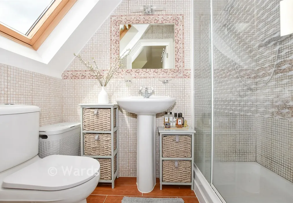 En-Suite Shower Room - Heathfield Road, Penenden Heath, Maidstone, Kent - Wards of Kent