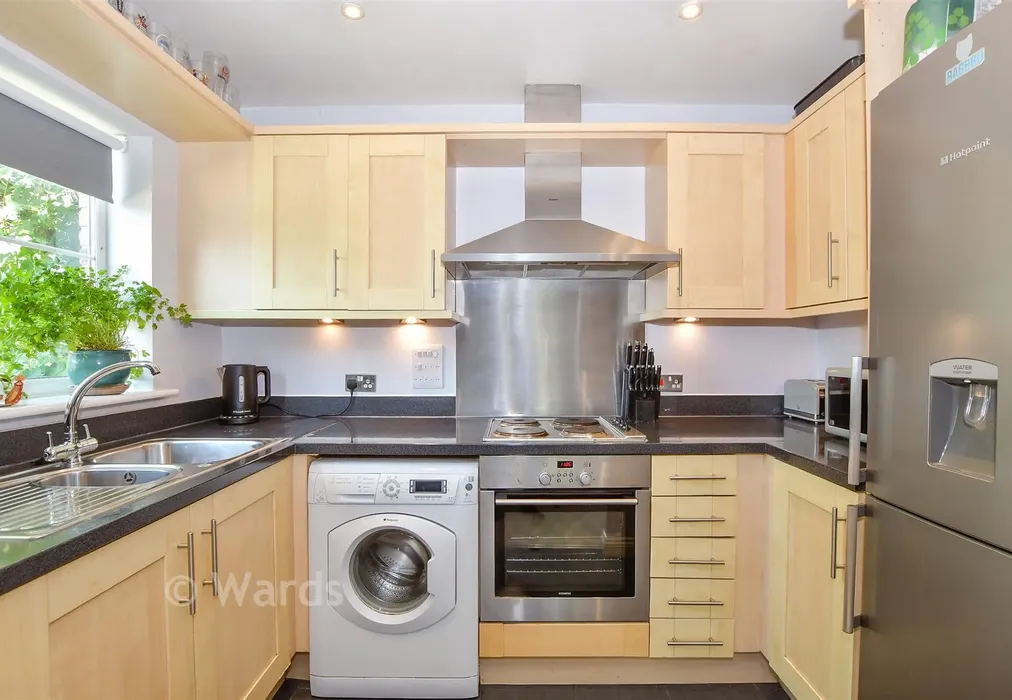 Kitchen - Westborough Mews, Maidstone, Kent - Wards of Kent