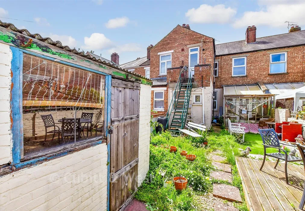 External Lifestyle Photograph - Laburnum Grove, North End, Portsmouth, Hampshire - Wards of Kent