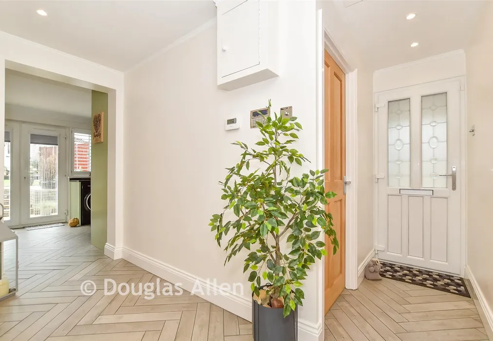 Hallway - Elizabeth Drive, Wickford, Essex - Wards of Kent